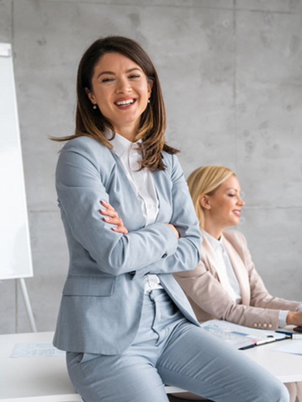 MANAGEMENT AND LEADERSHIP COURSE <br> دورة الإدارة والقيادة